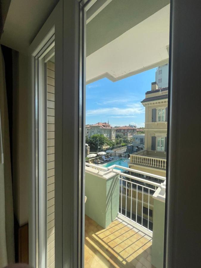Hotel Metropol Pesaro Exteriör bild