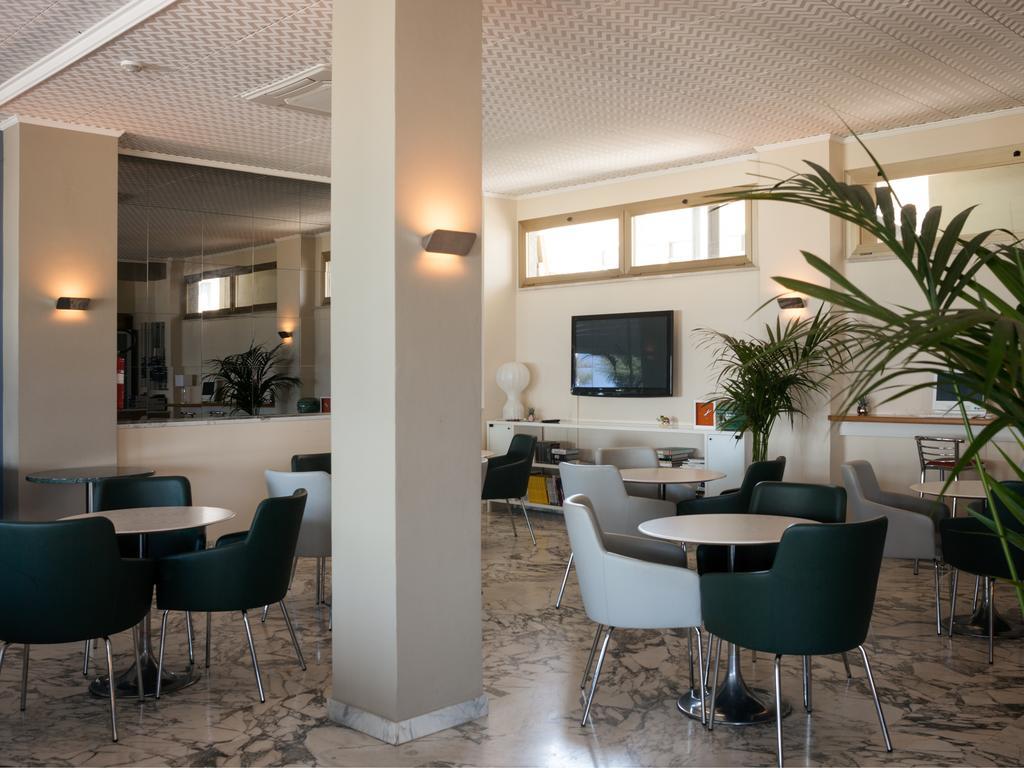 Hotel Metropol Pesaro Exteriör bild